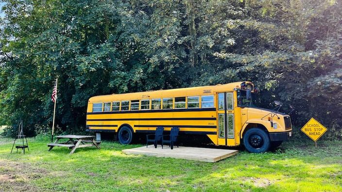 Le tout nouveau bus scolaire réaménagé du Manoir de Bois-en-Ardres.