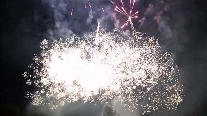 Saint-Omer: un feu d'artifice spectaculaire a embrasé le ciel audomarois