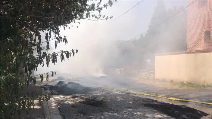 Fontaine-Au-Pire : des ballots en feu dans une rue embrasent deux façades d’habitations et une voiture