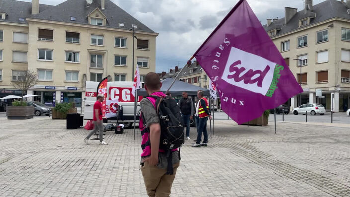 Amiens : "les oubliés du Ségur" manifeste devant la Maison de la Culture