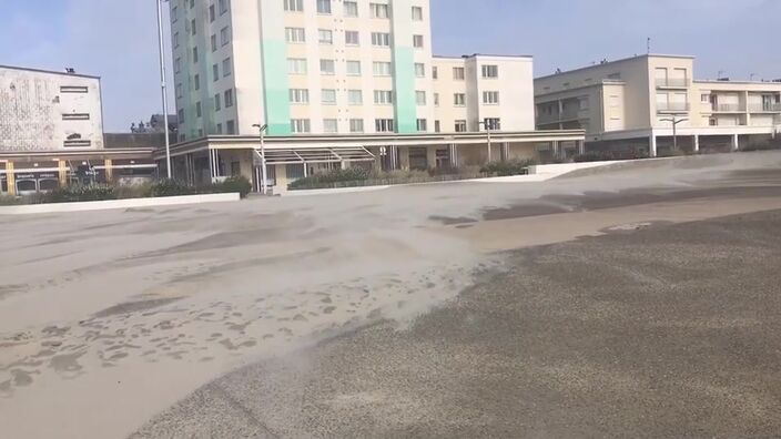 Les vents provoquent une tempête de sable à Berck-Plage