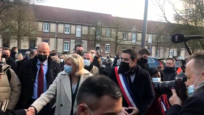 Marine Le Pen en visite à Bruay La Buissière