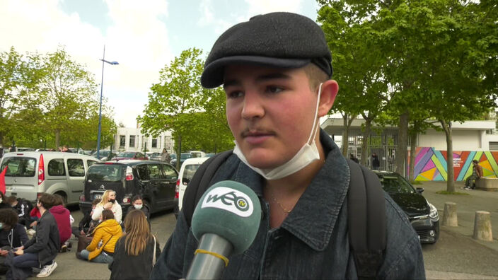 Baccalauréat : Les lycéens d'Amiens dans la rue