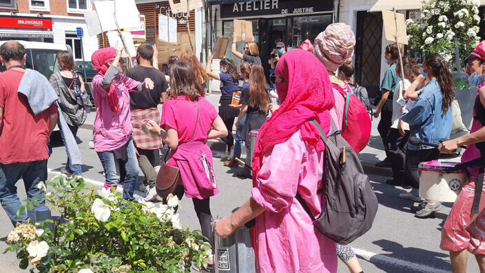 Calais : une manifestation contre les arrêtés interdisant les distributions alimentaires dans le centre-ville