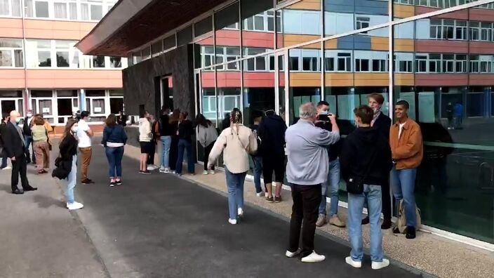 Affichage des résultats du bac au lycée Jean-Perrin à lambersart