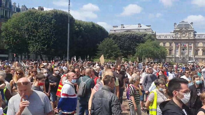 Lille : vives tensions lors de la manifestation contre le pass sanitaire