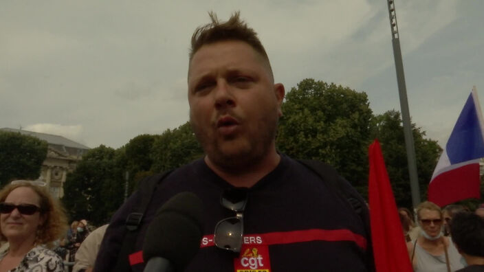  Colère d'un pompier pendant la manifestation anti-pass à Lille !