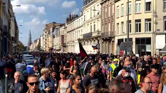 Lille : la manifestation contre le pass sanitaire a commencé