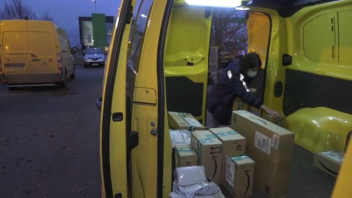 La Poste : Des colis en série pour les fêtes...