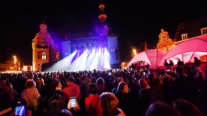 Le public déchainé au Lys Festival 