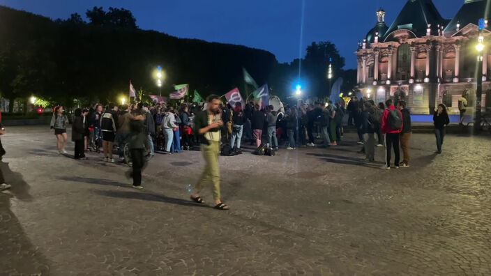 Dissolution : Un rassemblement spontané Place de la République à Lille