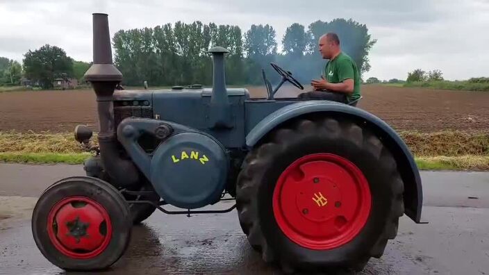 Un collectionneur de tracteurs anciens à Mouchin