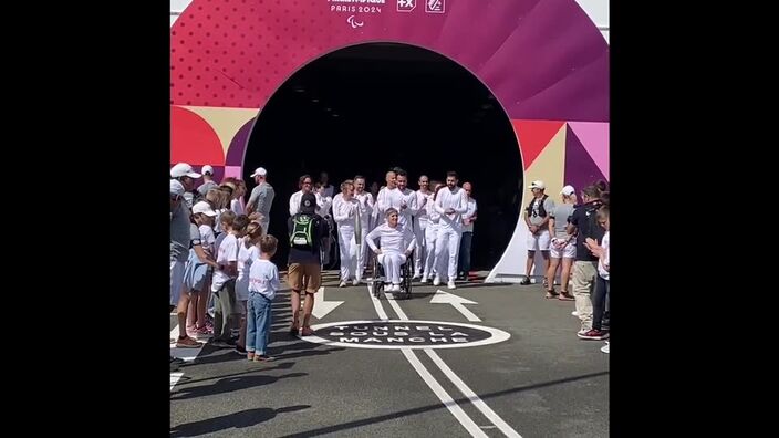 Paris 2024 : la Flamme paralympique est arrivée à Calais par le Tunnel sous la Manche