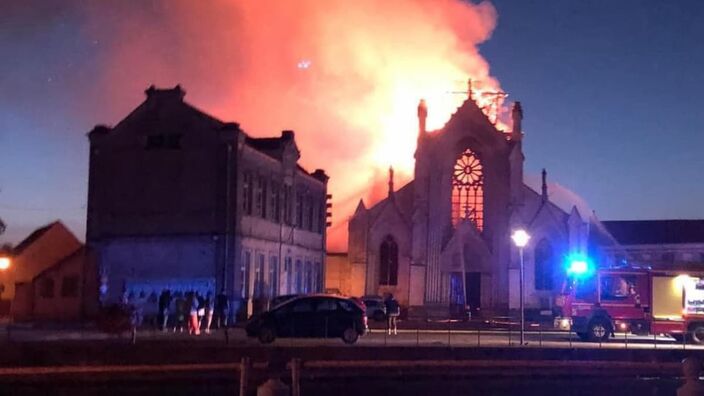 Saint-Omer : les images de l'église de l'Immaculée-Conception en flammes