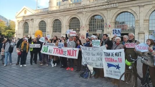 Action sympathique et symbolique pour le train de nuit gare Lille Flandres