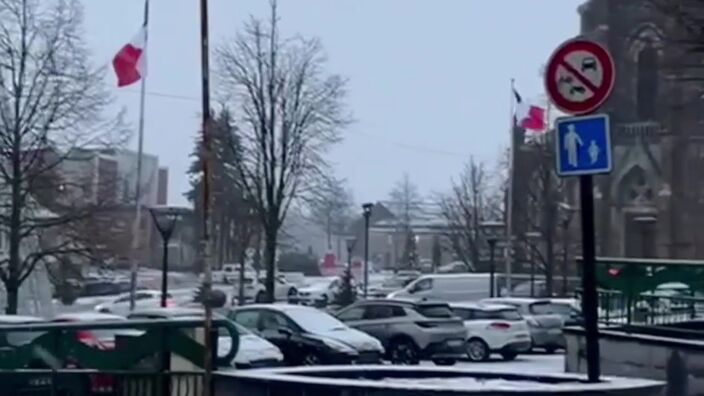 La neige tombe ce jeudi matin sur la Sambre